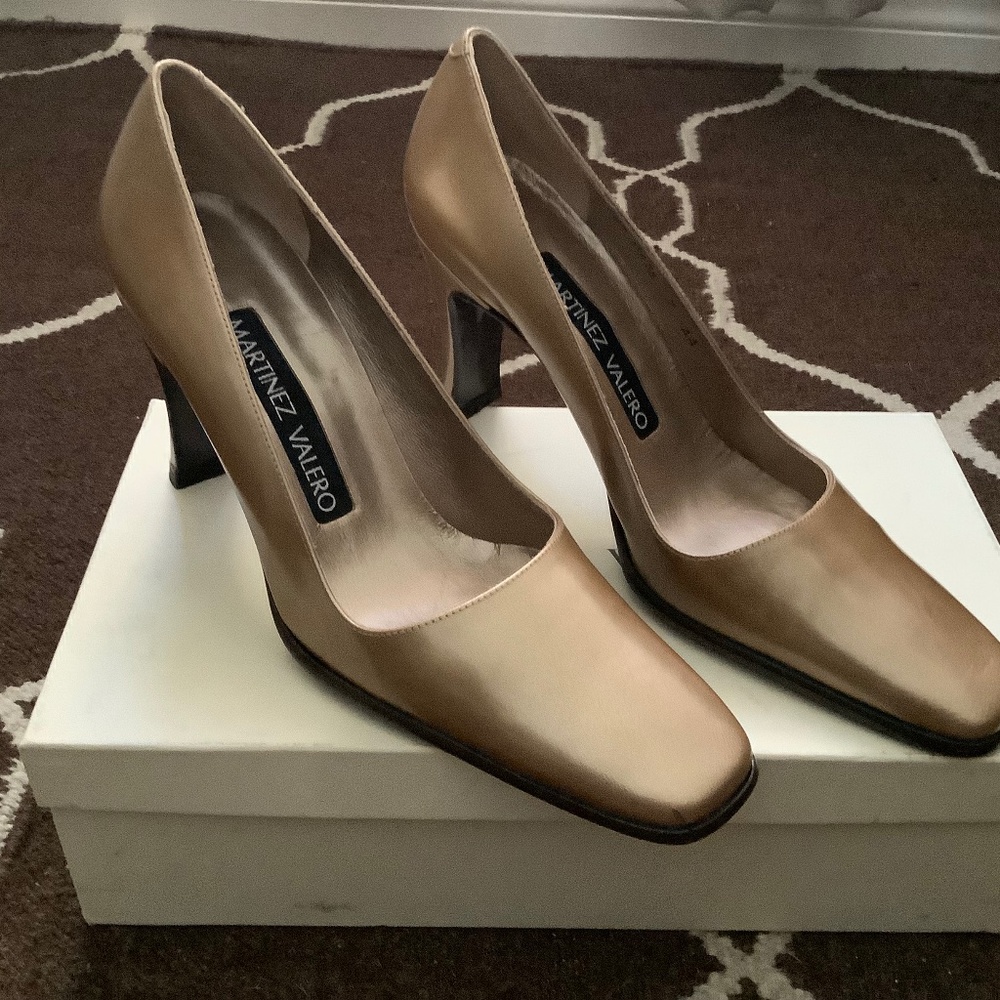 Gold Leather Pumps